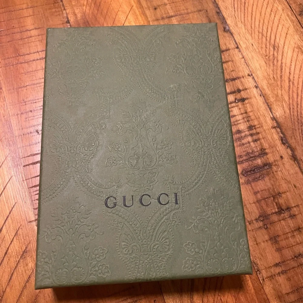 Autentic Gucci Beige and Brown Key Case - Picture 6 of 7